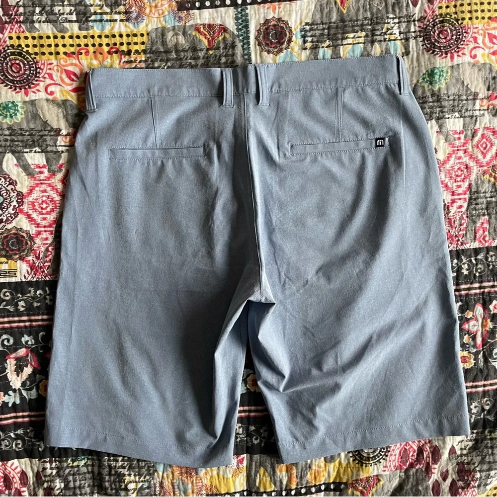 Travis Mathew Light Blue Flat Front Shorts Size 34 Activewear Golf